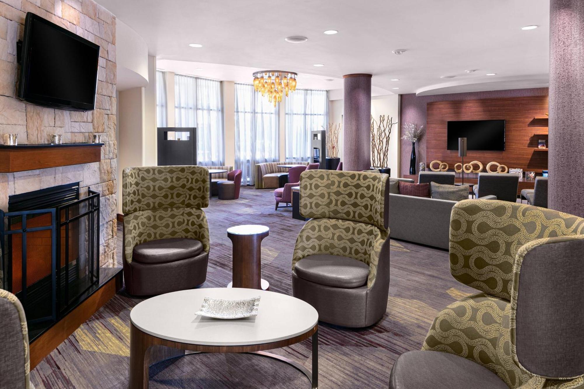 Courtyard Lehigh Valley/i-78 Hotel 3*