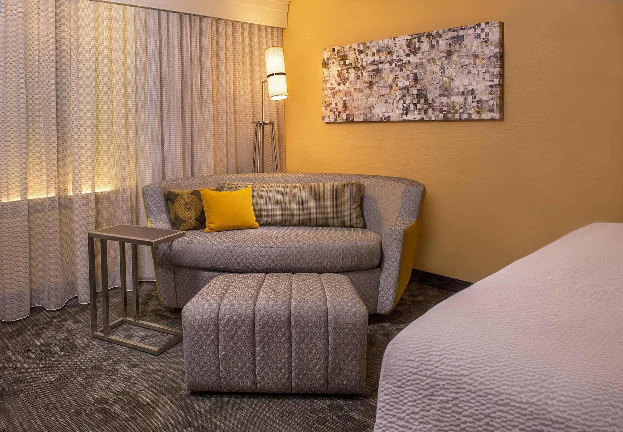 Courtyard Lehigh Valley/i-78 Hotel 3*