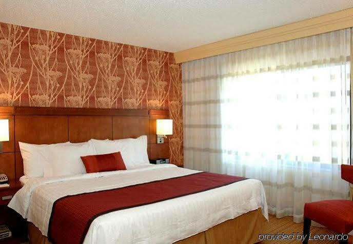 Courtyard Lehigh Valley/i-78 Hotel 3*